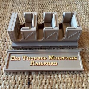 Thunder Minecart Ride Train Mini: Frontier Ride Vehicle Scale Model with Sign